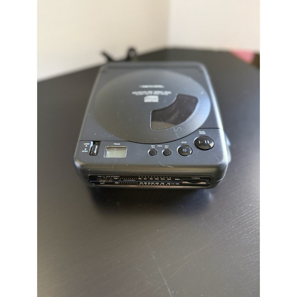 Vintage Realistic CD-3500 Portable CD Player AM/FM Tested Working